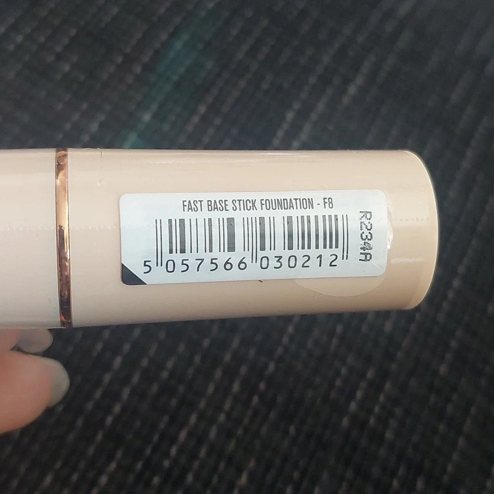 New‎ makeup revolution foundation stick F8